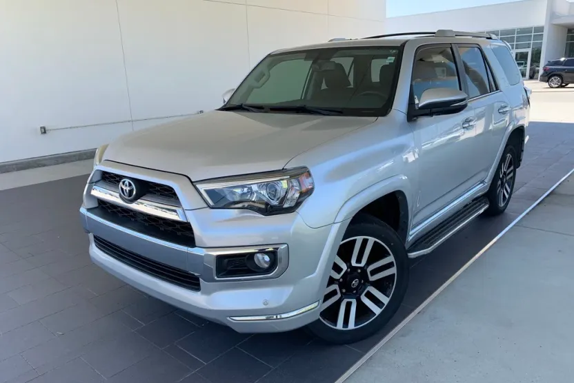 2016 Toyota 4Runner Limited photo 1