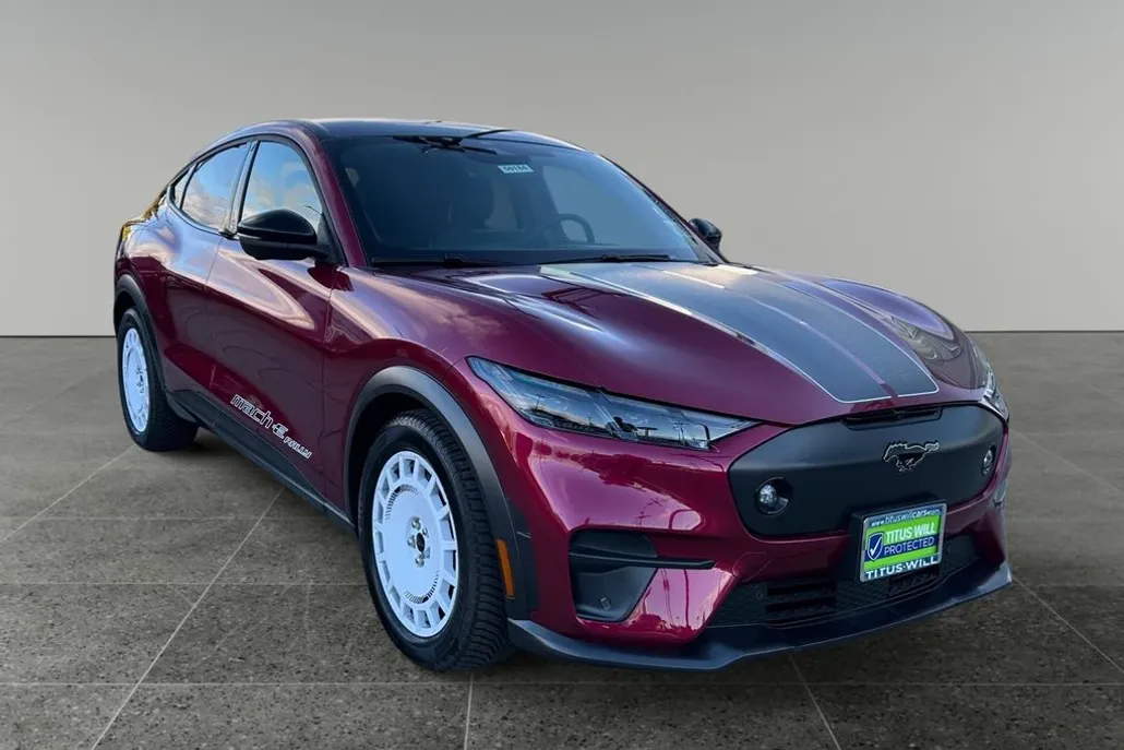 2025 Ford Mustang Mach-E GT photo 1
