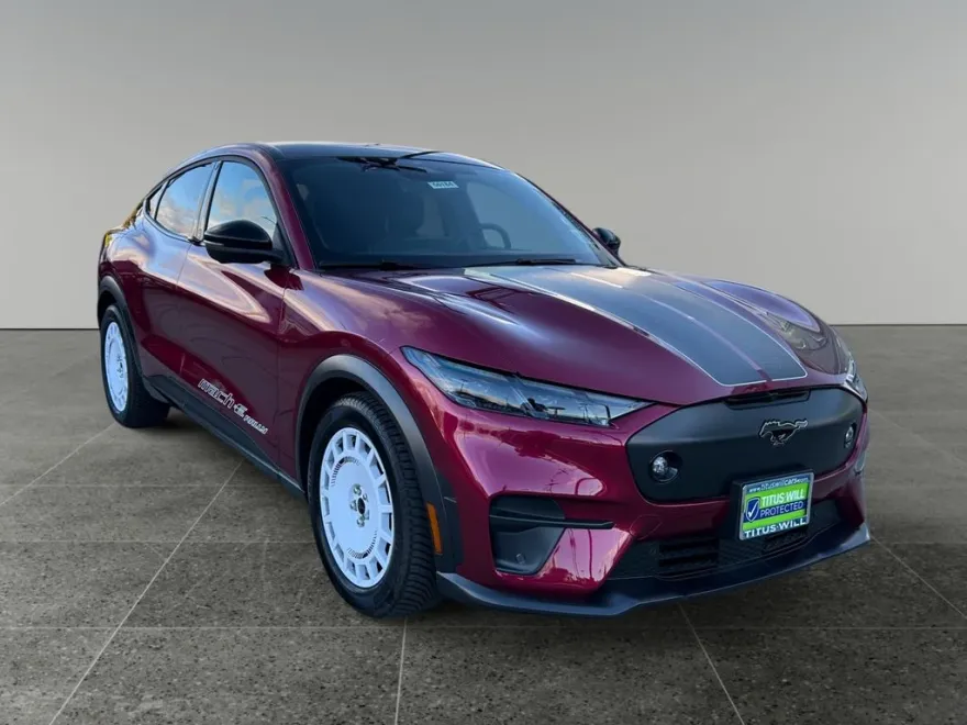 2025 Ford Mustang Mach-E GT photo 1
