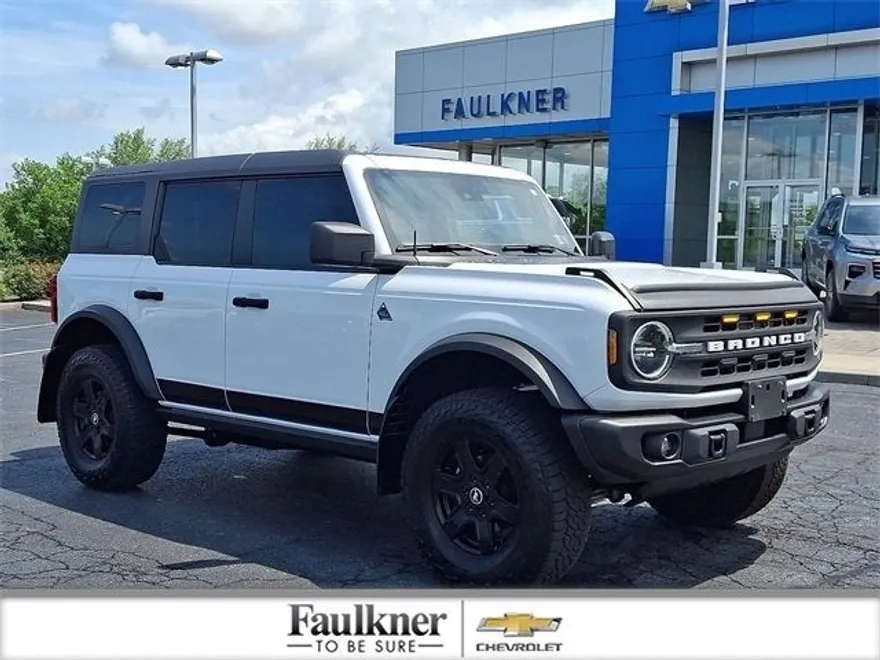 2023 Ford Bronco Base photo 1