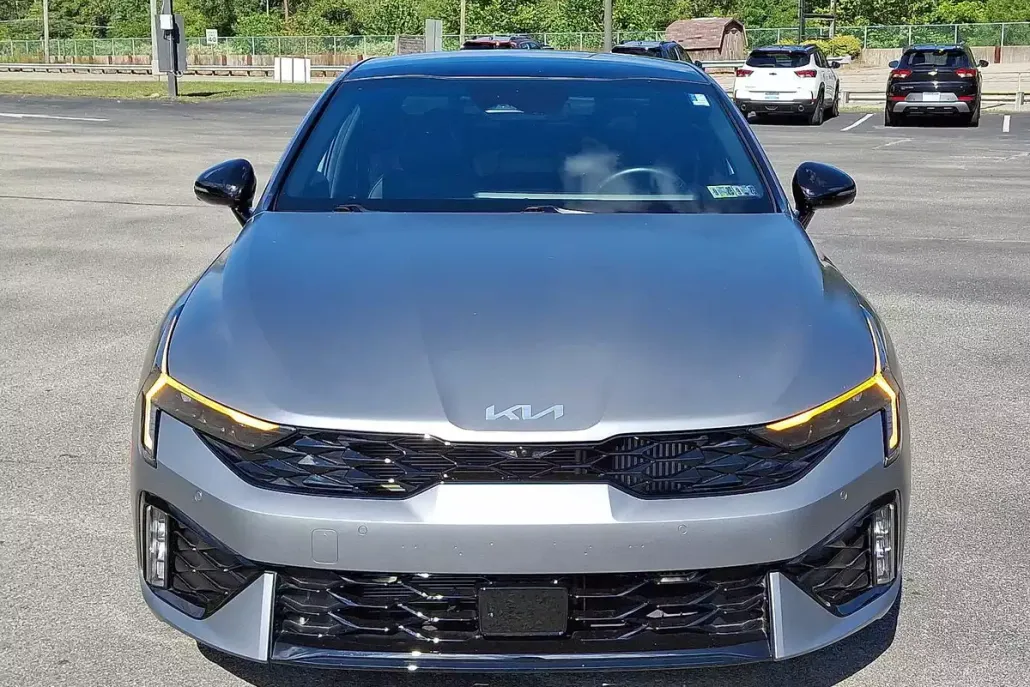 2025 Kia K5 GT photo 1