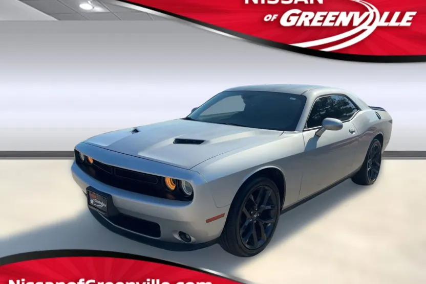 2020 Dodge Challenger SXT photo 1