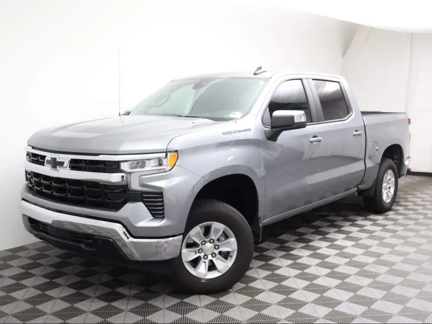 2025 Chevrolet Silverado 1500 LT photo 1