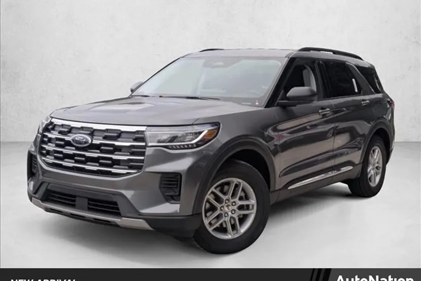 2025 Ford Explorer photo 1