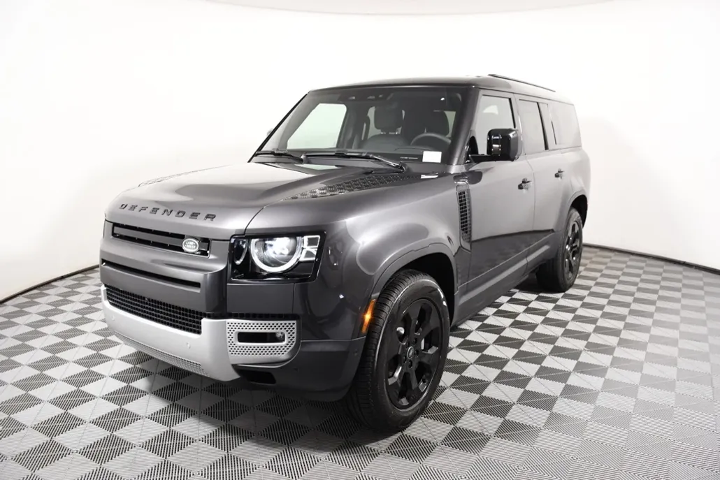 2025 Land Rover Defender 130 S photo 1