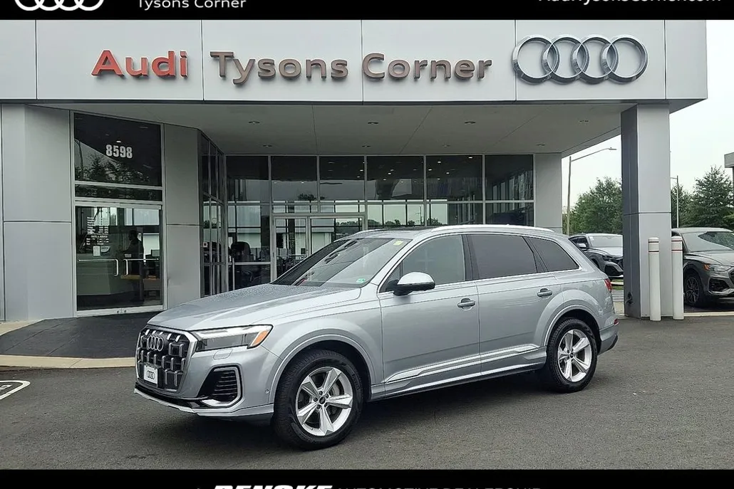 2025 Audi Q7 55 Premium photo 1