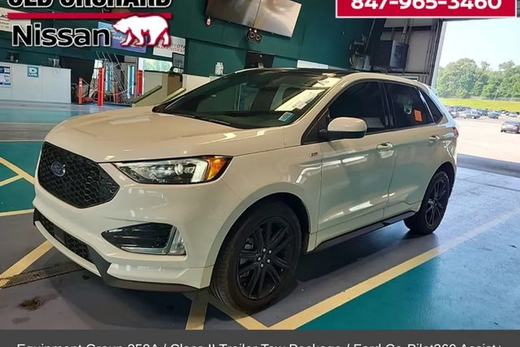 2022 Ford Edge ST photo 1