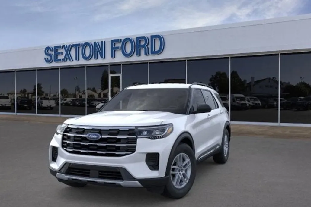 2025 Ford Explorer photo 1