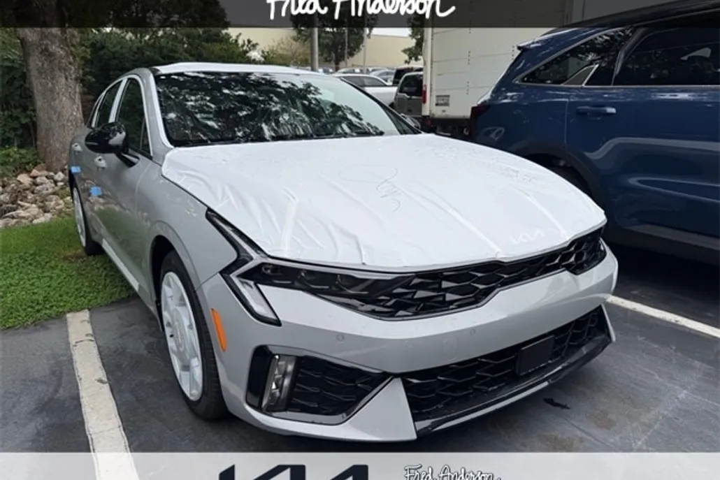 2026 Kia K5 GT-Line photo 1