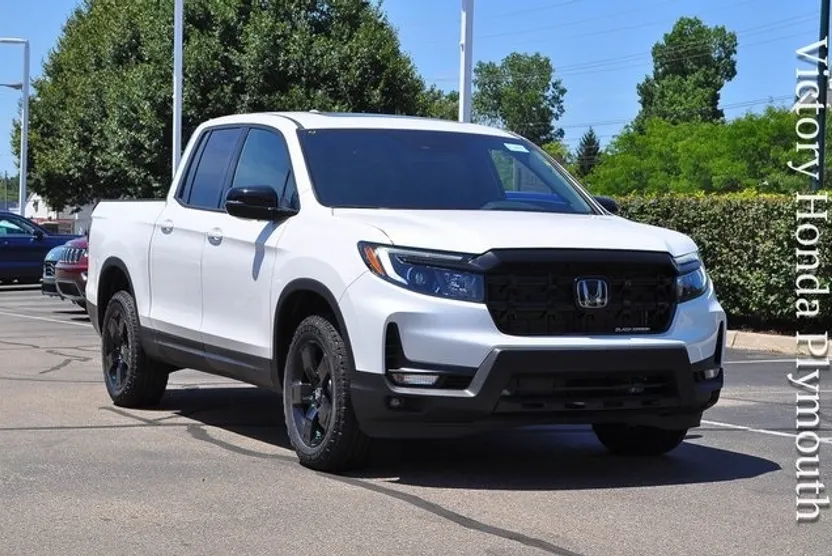 2025 Honda Ridgeline Black Edition photo 1