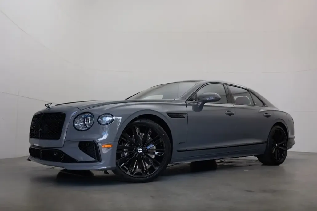 2025 Bentley Flying Spur Speed photo 1