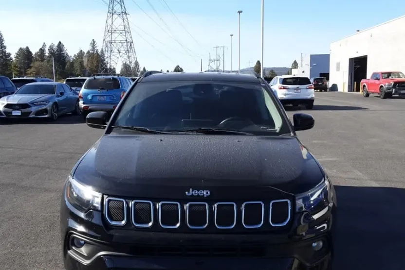 2022 Jeep Compass Latitude photo 1