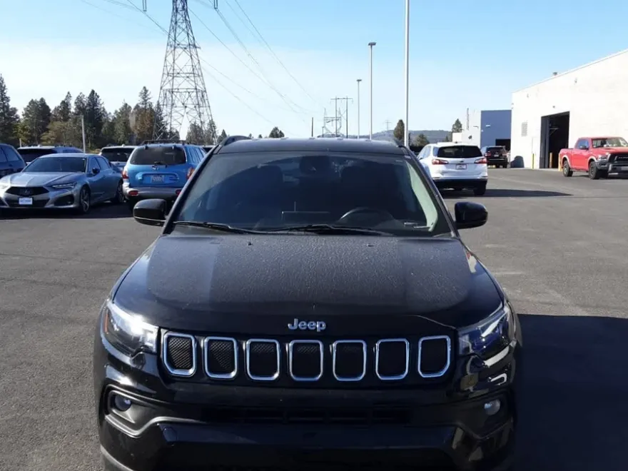 2022 Jeep Compass Latitude photo 1
