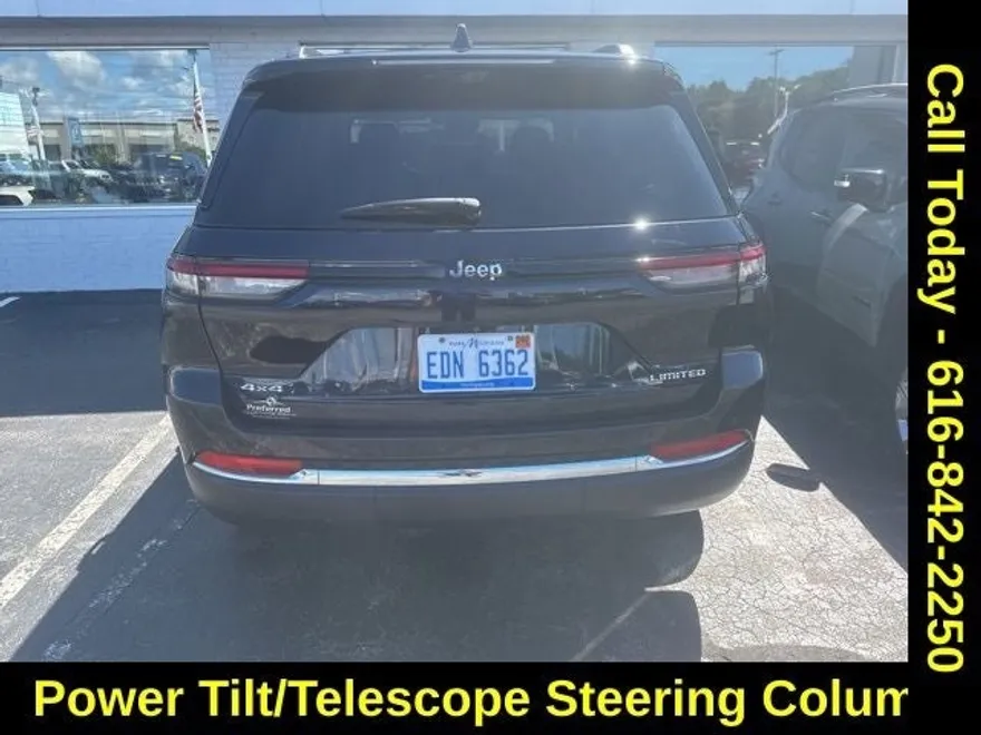 2023 Toyota RAV4 LE photo 1