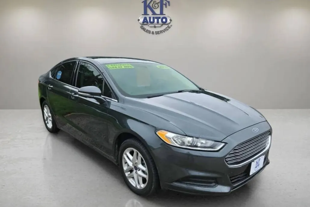 2015 Ford Fusion SE photo 1
