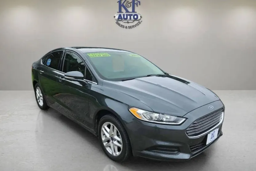 2015 Ford Fusion SE photo 1