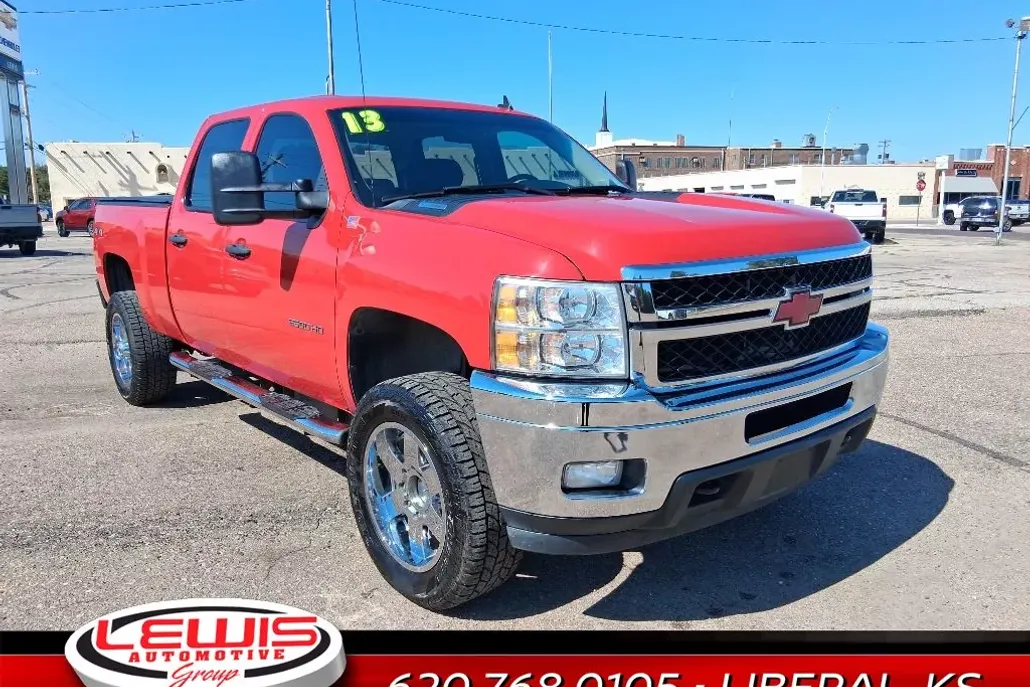 2013 Chevrolet Silverado LT photo 1