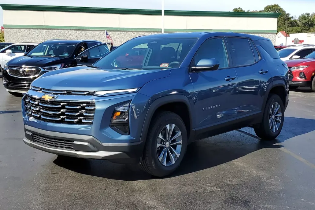 2026 Chevrolet Equinox LT photo 1
