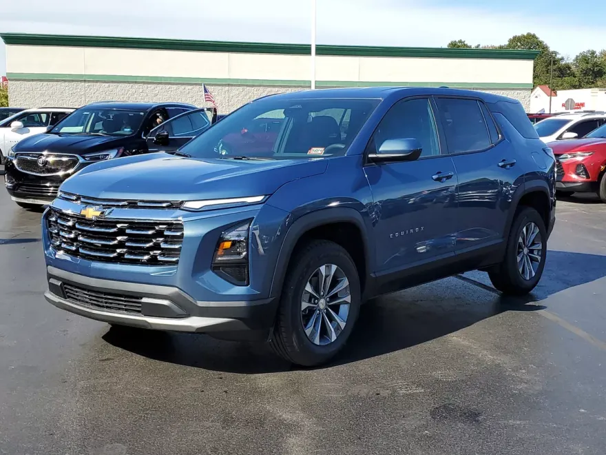 2026 Chevrolet Equinox LT photo 1