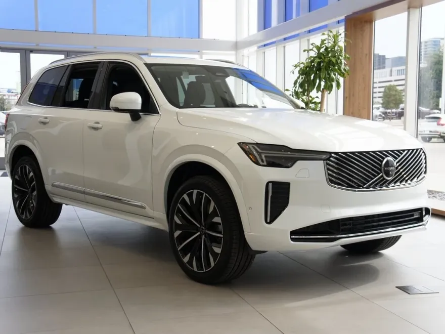 2025 Volvo XC90 Plus photo 1