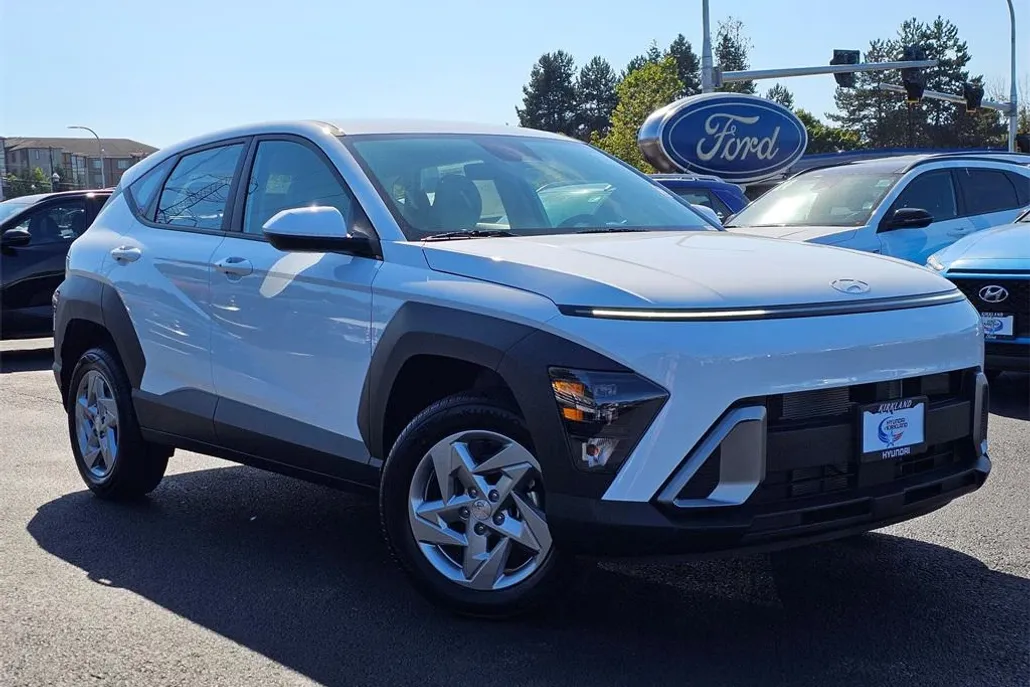 2026 Hyundai Kona SE photo 1