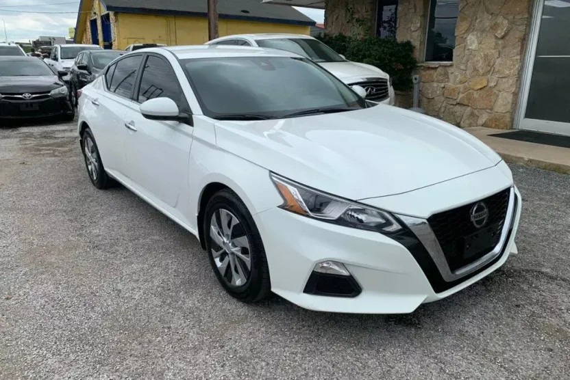 2021 Nissan Altima 2.5 photo 1