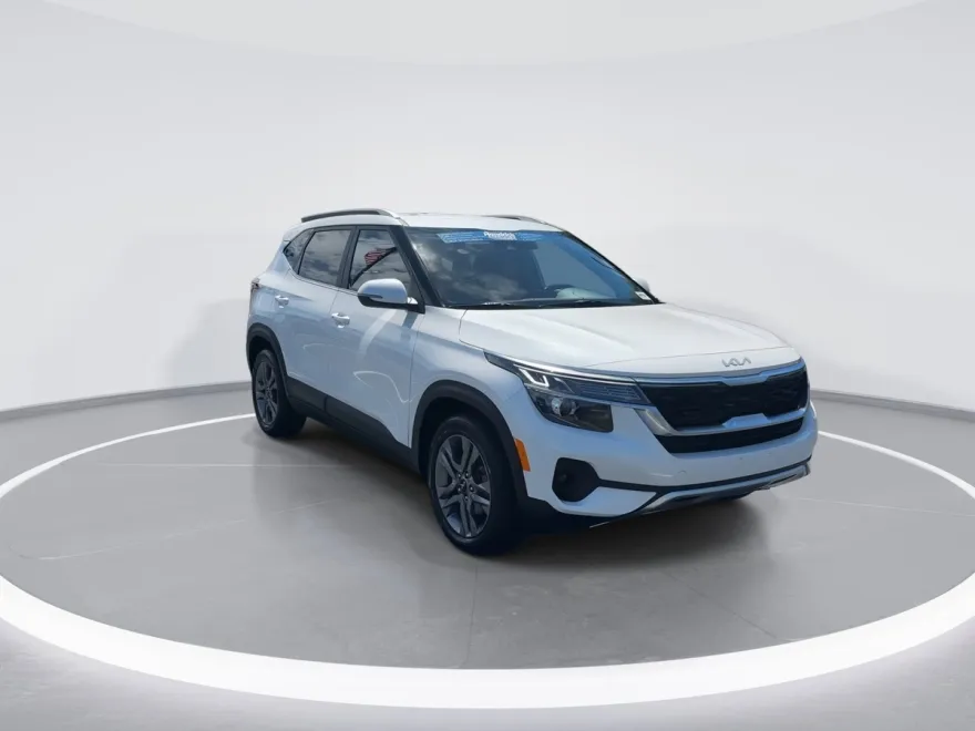 2023 Kia Seltos S photo 1
