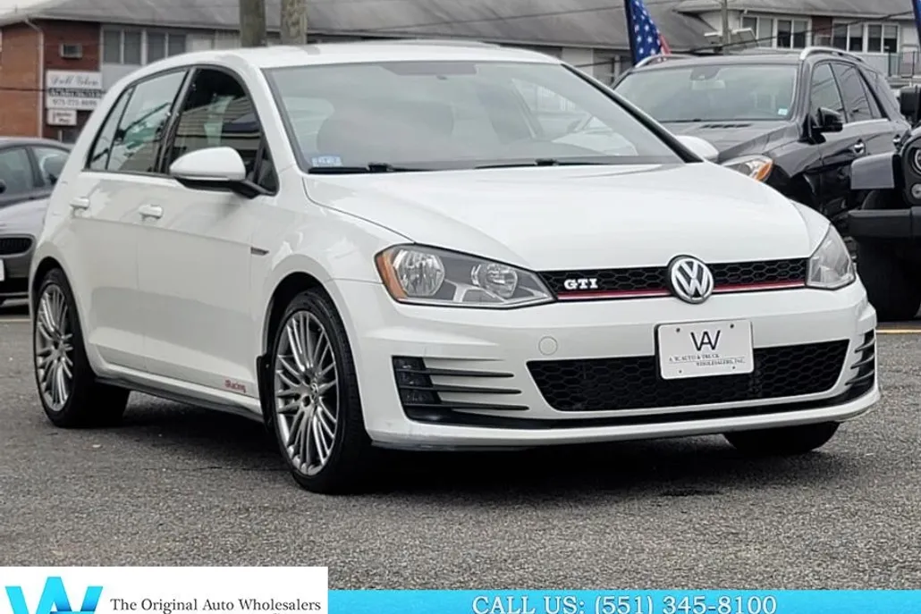 2016 Volkswagen Golf GTI SE photo 1