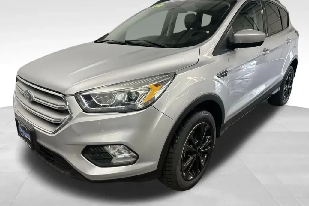 2019 Ford Escape SEL Sport photo 1
