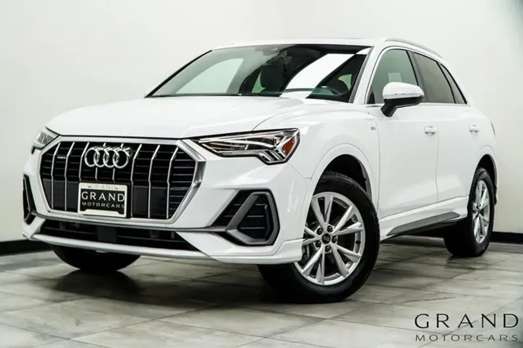 2024 Audi Q3 S line Premium 45 TFSI photo 1