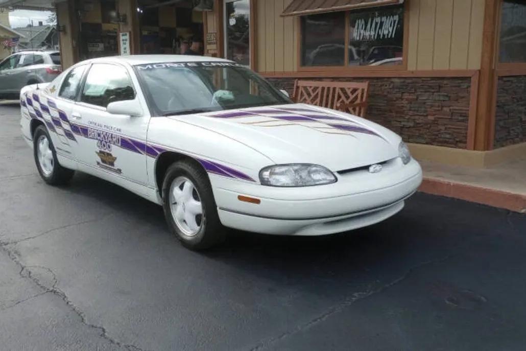 1995 Chevrolet Monte Carlo photo 1