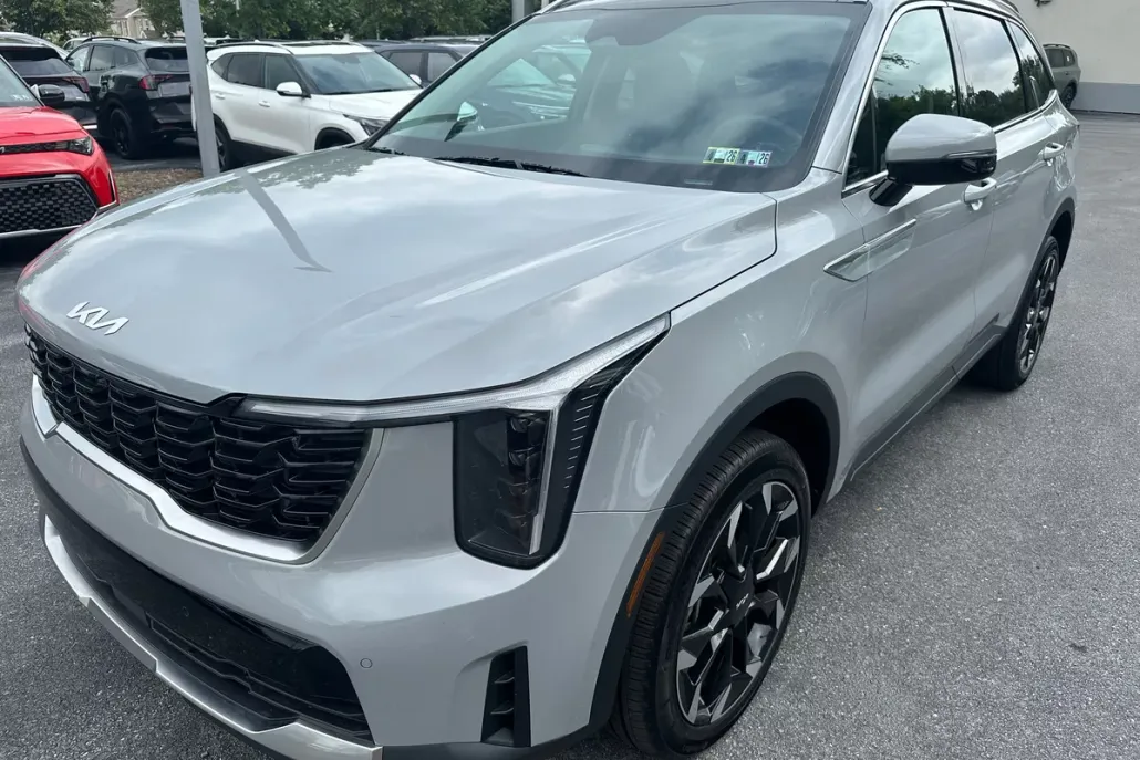 2025 Kia Sorento EX photo 1