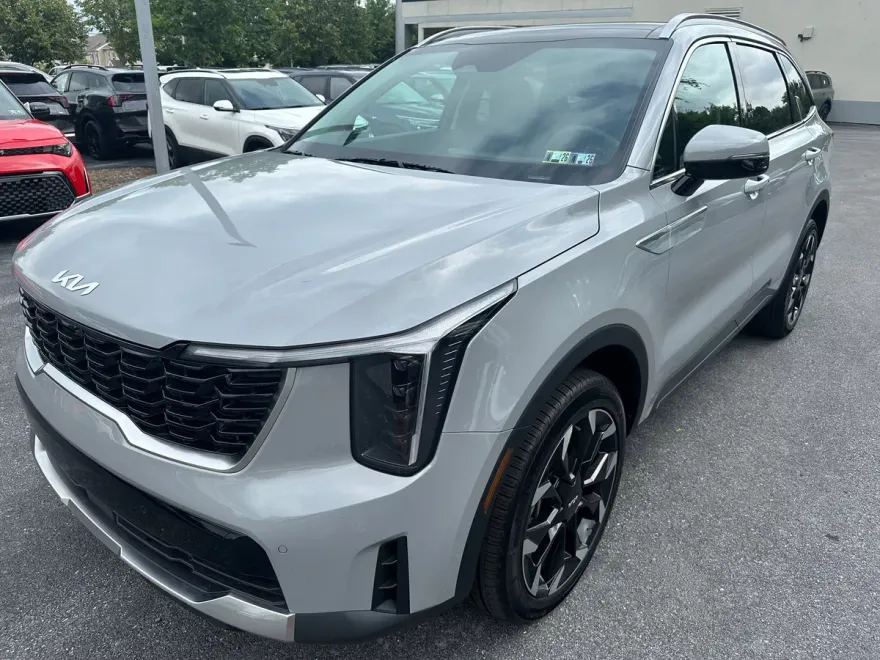 2025 Kia Sorento EX photo 1