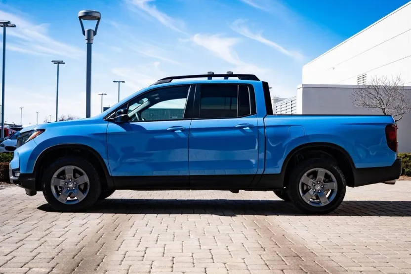 2024 Honda Ridgeline TrailSport photo 1