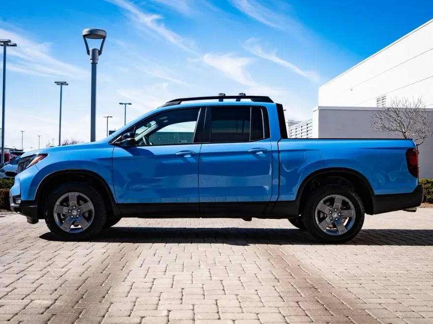 2024 Honda Ridgeline TrailSport photo 1