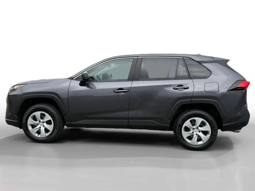 2024 Toyota RAV4 LE photo 1