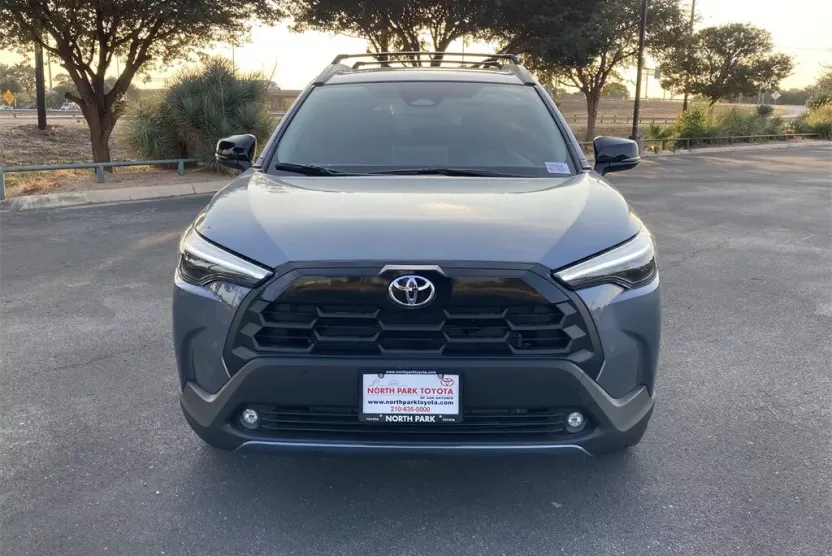 2026 Toyota Corolla Cross XLE photo 1