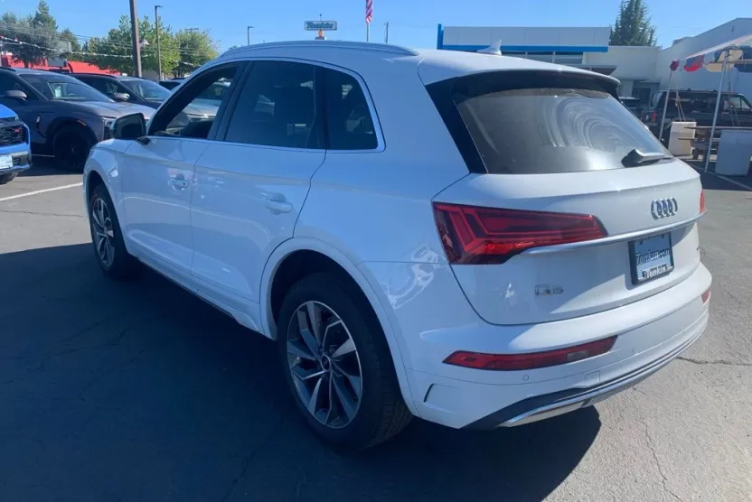 2021 Audi Q5 Premium 45 TFSI photo 1