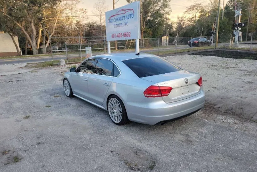 2014 Volkswagen Passat S photo 1
