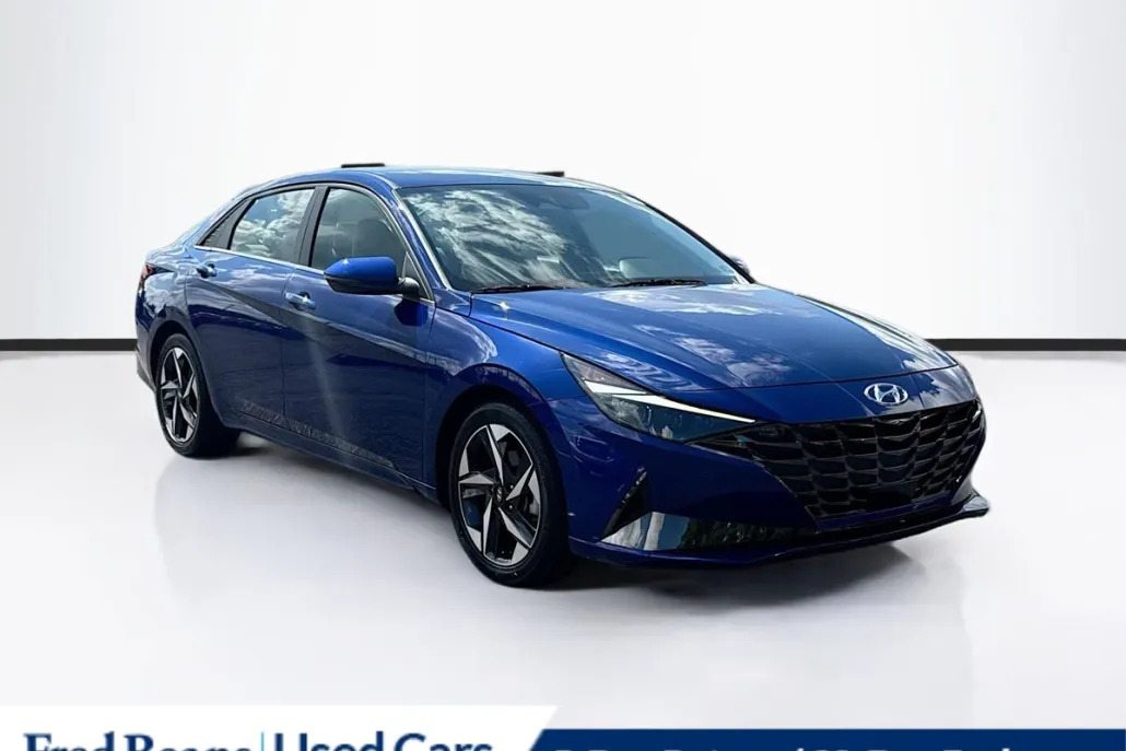 2023 Hyundai Elantra Limited photo 1