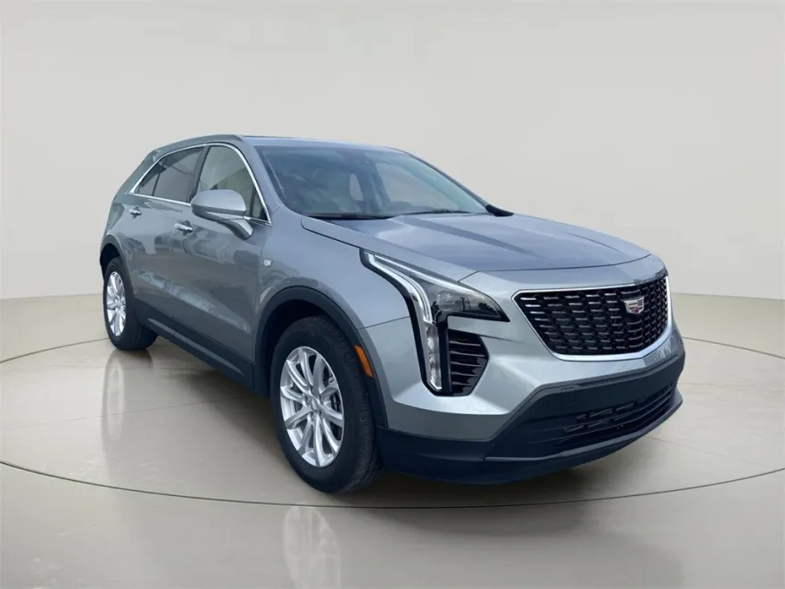 2023 Cadillac XT4 Luxury photo 1