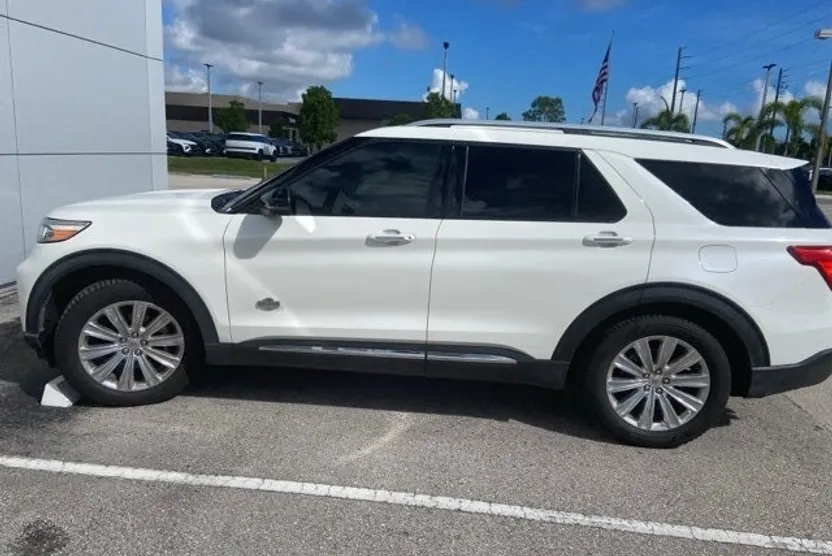 2022 Ford Explorer King Ranch photo 1