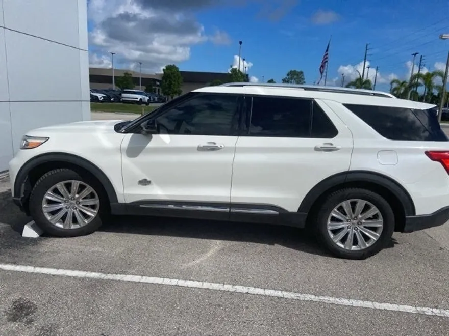 2022 Ford Explorer King Ranch photo 1