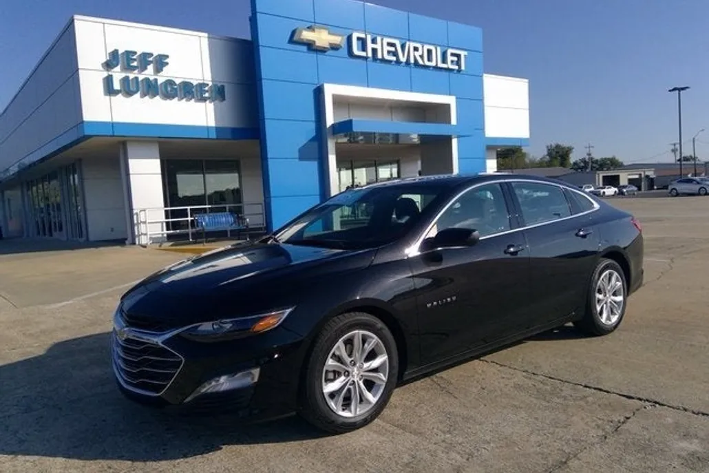 2024 Chevrolet Malibu 1LT photo 1