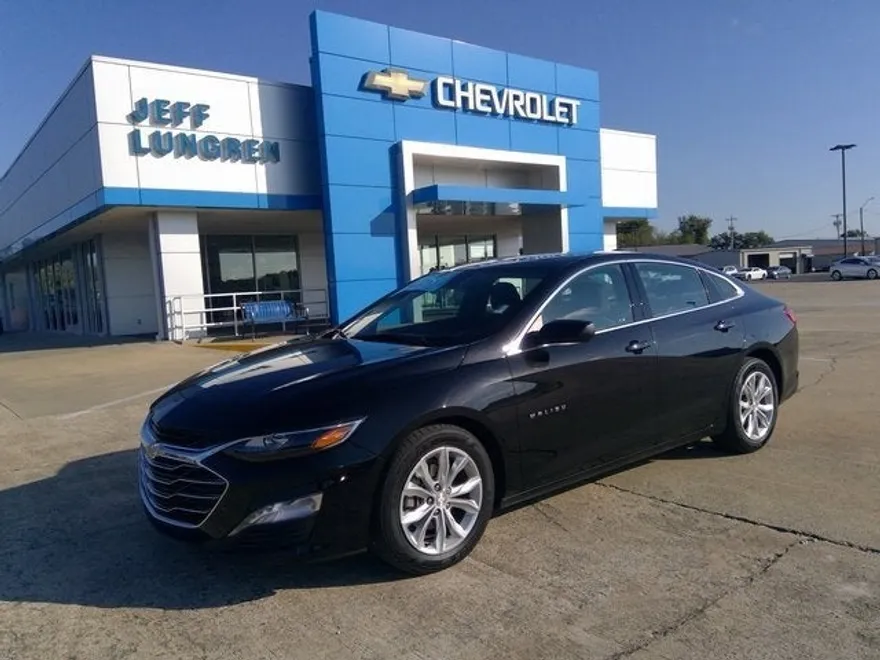 2024 Chevrolet Malibu 1LT photo 1