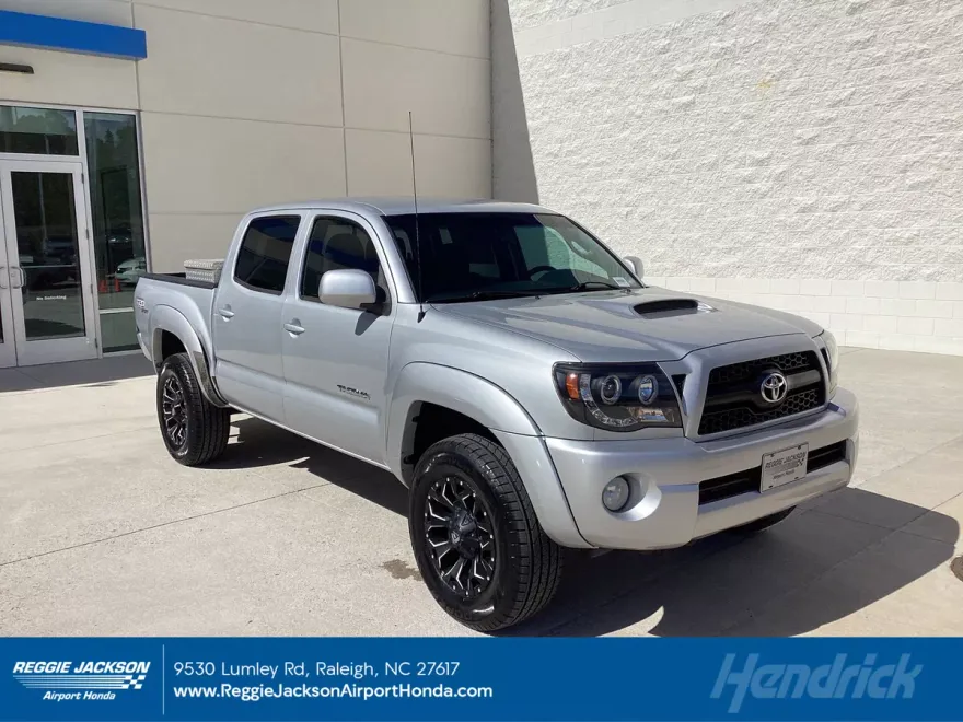 2011 Toyota Tacoma V6 photo 1