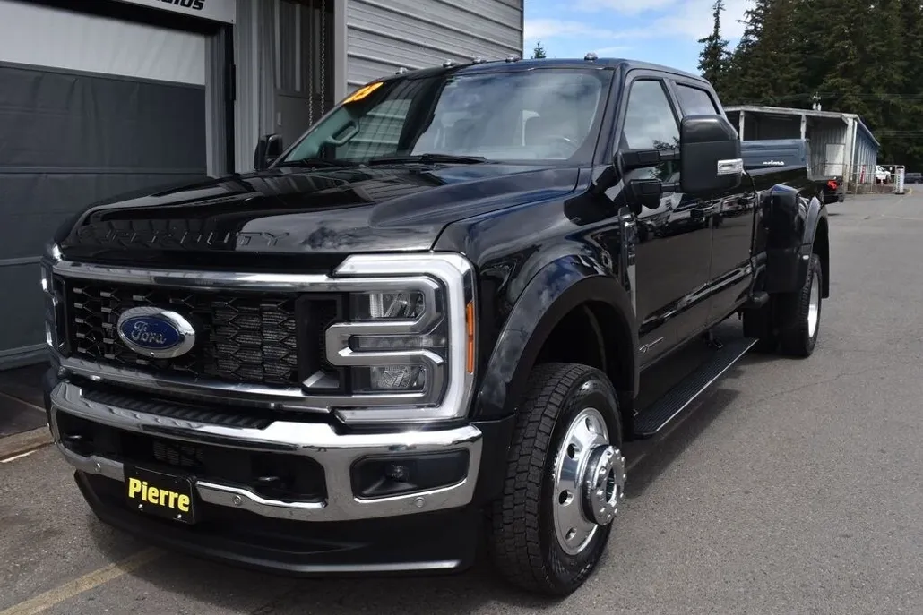 2023 Ford F-450 photo 1