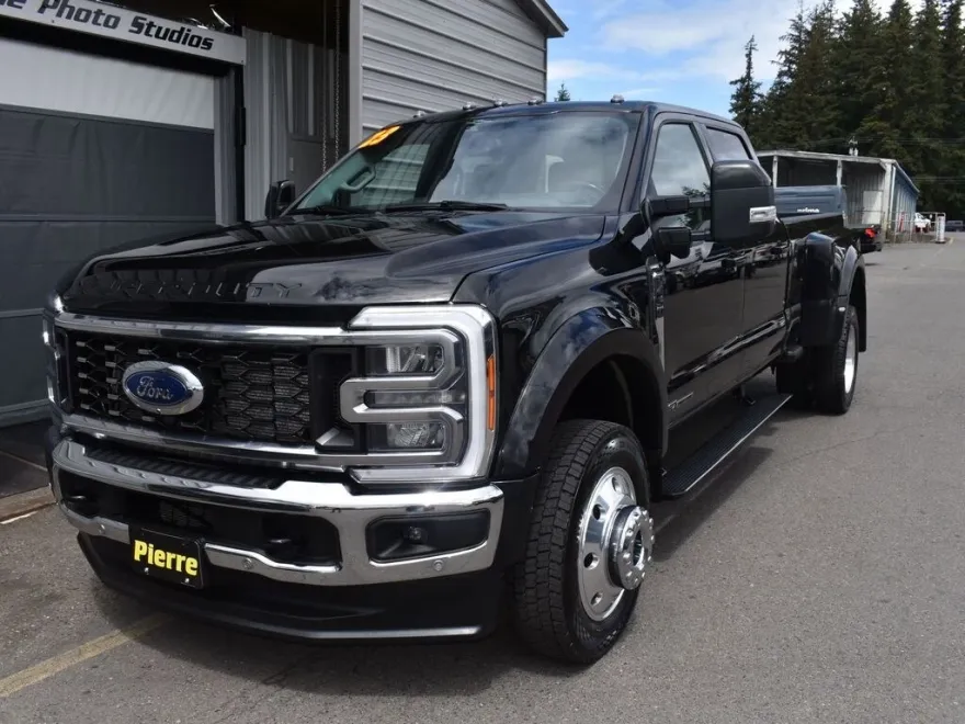 2023 Ford F-450 photo 1