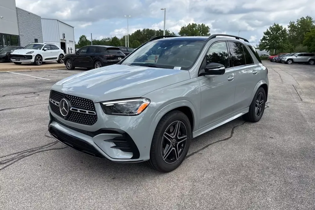 2025 Mercedes Benz GLE 450 4MATIC photo 1