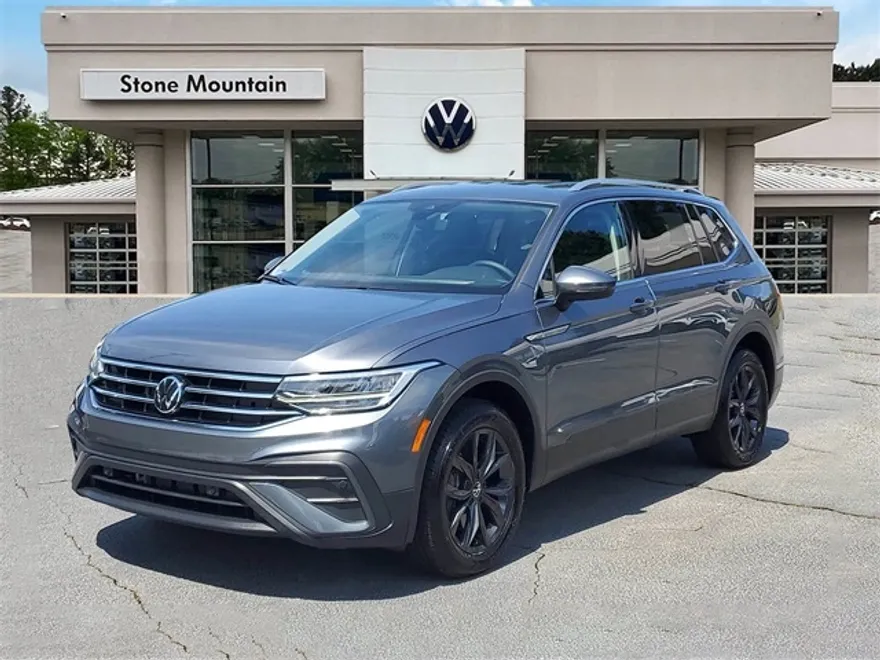 2024 Volkswagen Tiguan SE photo 1
